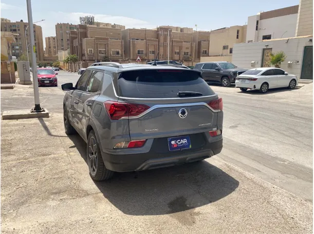 Car image 7