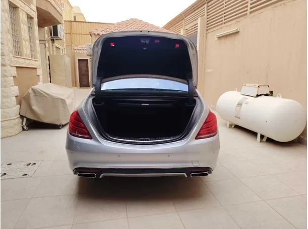 Car image 24