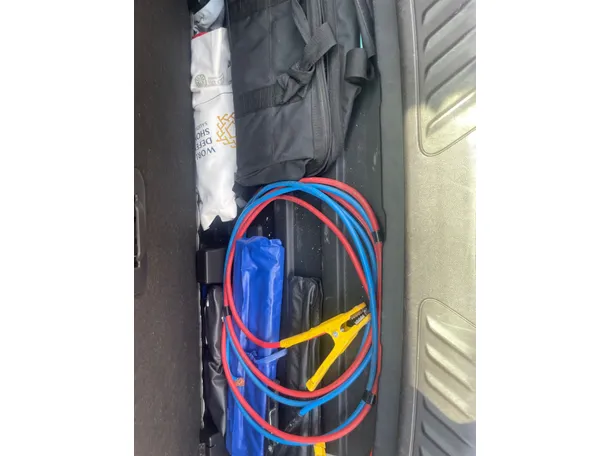 Car image 23