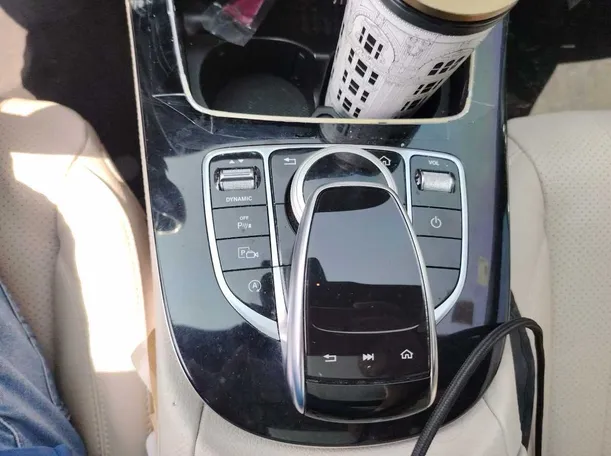 Car image 23
