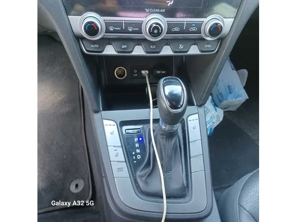Car image 15