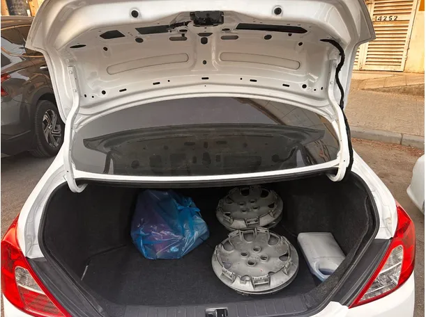 Car image 21