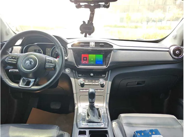 Car image 14