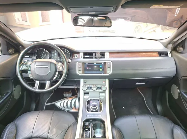 Car image 18