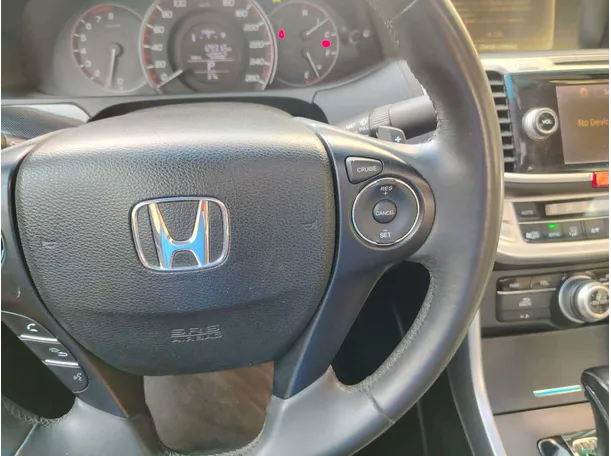 Car image 30