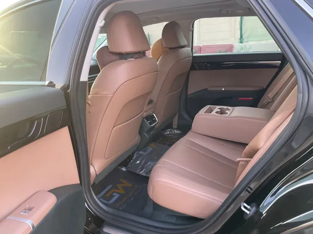 Car image 16