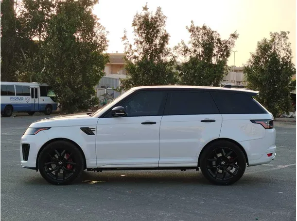 Car image 8