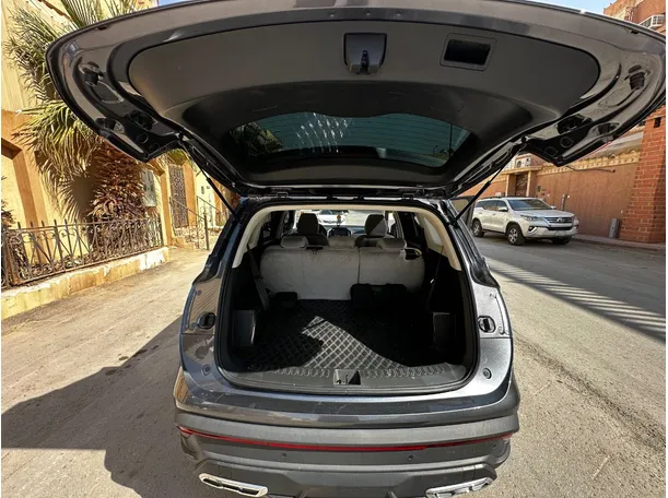 Car image 22
