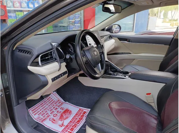 Car image 11