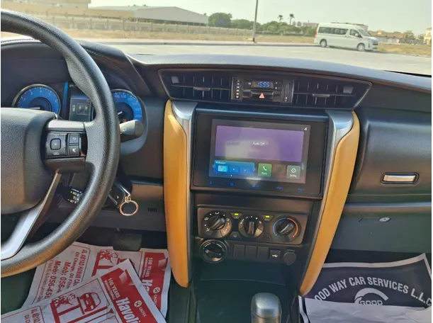 Car image 16