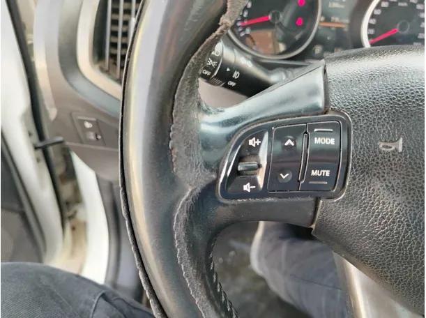 Car image 38