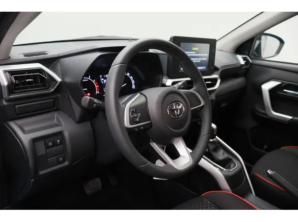 Car image 4