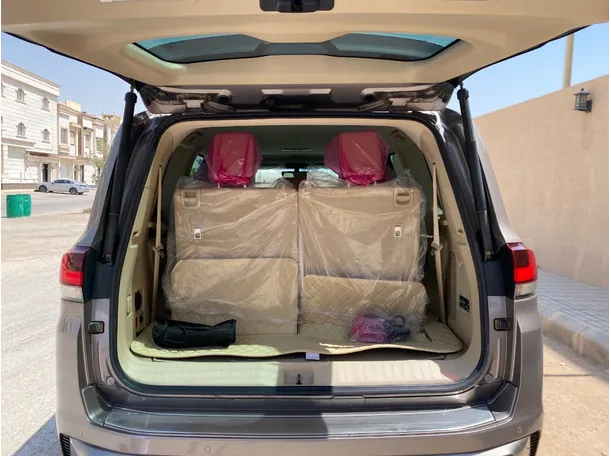Car image 21