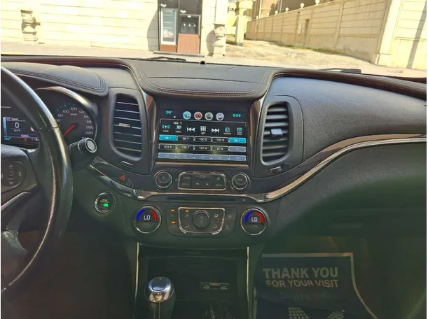 Car image 16