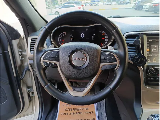 Car image 17