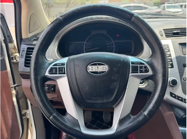 Car image 17