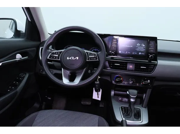 Car image 15