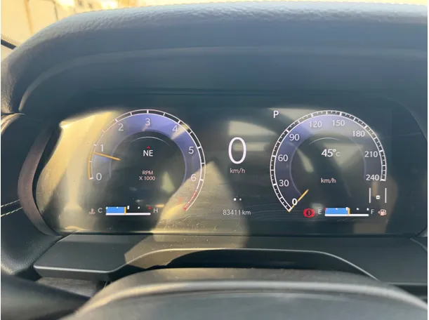 Car image 18
