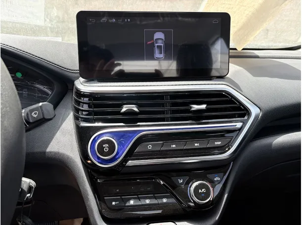 Car image 13