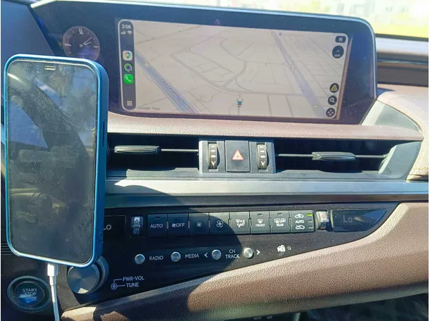 Car image 25