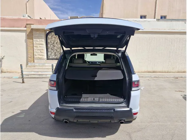 Car image 20