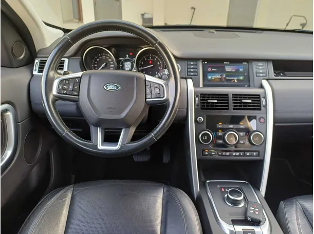 Car image 17