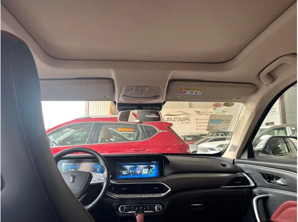 Car image 15