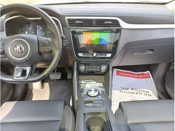 Car image 18