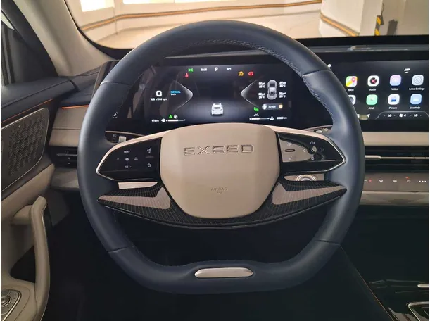 Car image 14