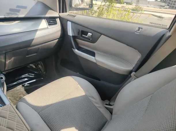 Car image 32
