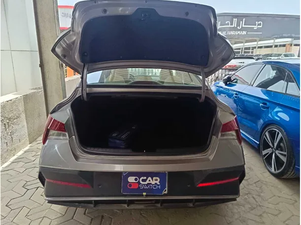 Car image 27