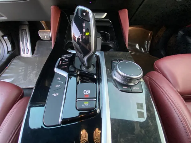 Car image 15