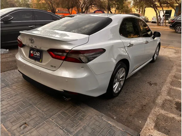 Car image 5