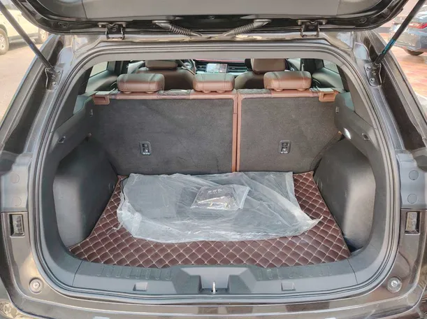 Car image 30