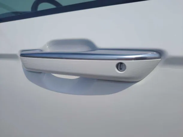 Car image 34