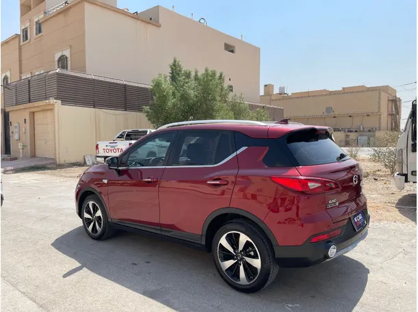 Car image 8