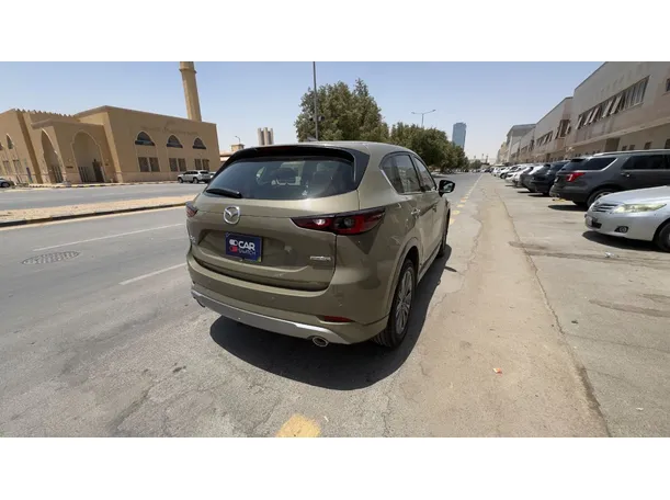 Car image 5