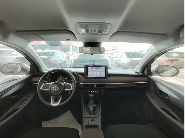 Car image 17