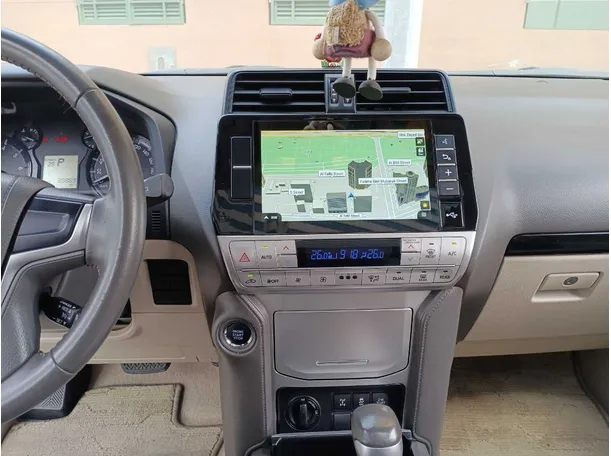 Car image 16