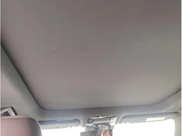 Car image 32