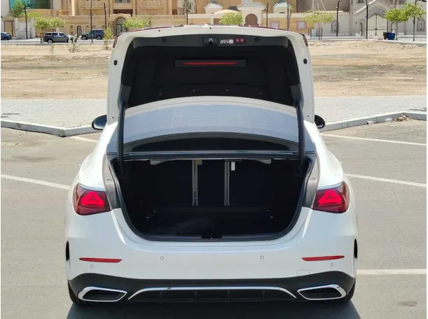 Car image 25