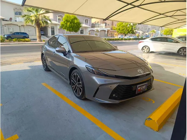 Car image 5