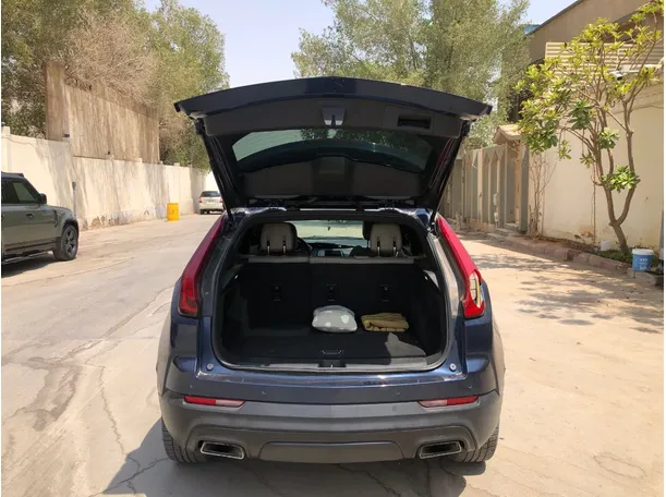 Car image 19