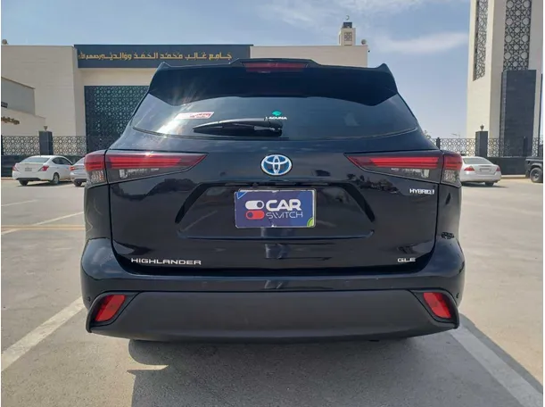 Car image 6