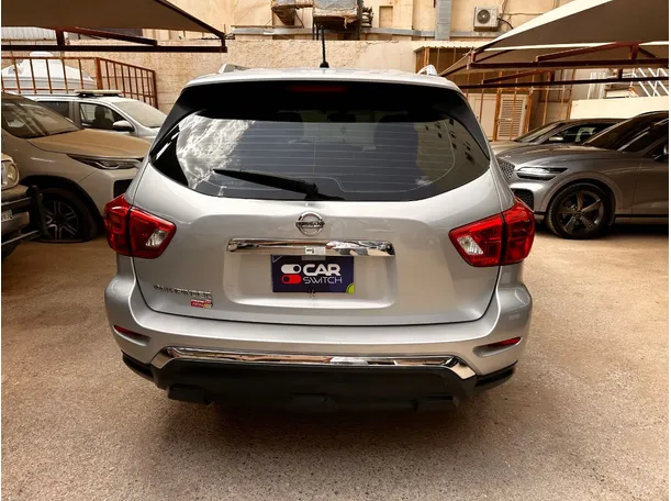 Car image 6