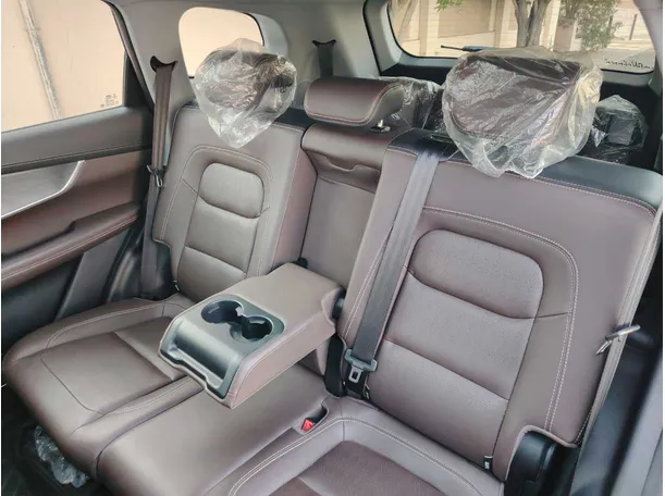 Car image 15
