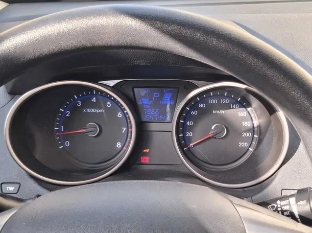 Car image 17