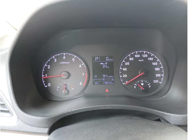 Car image 19