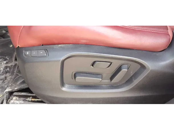 Car image 36