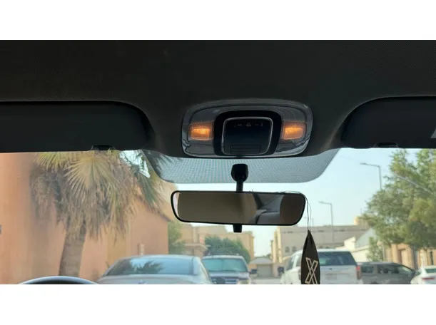 Car image 22